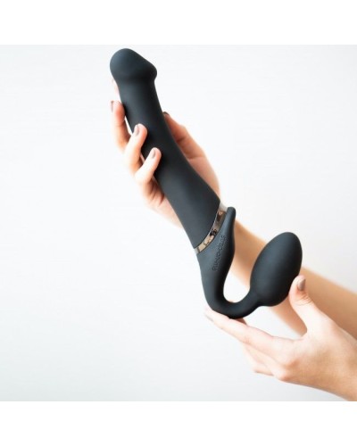 Безремневой страпон с вибрацией Strap-On-Me Vibrating Black M, диаметр 3,3см, пульт ДУ, регулируемый